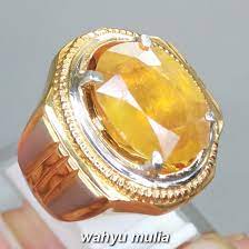 Harga belum termasuk cincin, gelang, atau perhiasannya, dan mungkin bisa lebih mahal jika ada sertifikat identifikasi keasliannya. Batu Cincin Akik Yakut Emas Golden Yellow Safir Kuning Besar Asli Kode 1316 Wahyu Mulia