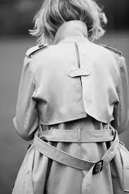 Het heeft wat slijtage, zoals getoond in de fotos. The Many Layers Of Marks Spencer Trench Coat Style Coat Fashion Fashion