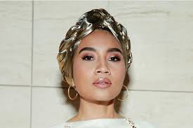 Ashraf resided in indonesia after his marriage. Profil Yuna Musisi Internastional Adik Ipar Mendiang Ashraf Sinclair