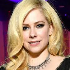 Avril lavigne) — нип, представленный в дополнении superstar к игре the sims. Avril Lavin V Instagram Novye Foto I Video