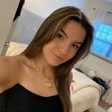 Sydney Lee (@sydneylee23)