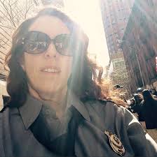 Local Mommy Blogger Establishes Two Guinness Book Records with Actor Kevin  James