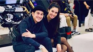 Perak set alat makan baru adalah hadiah yang hebat untuk pasangan yang hadiah tradisional: Vino G Bastian Dan Marsha Timothy Dapat Kado Ulang Tahun Pernikahan Dari Anak Showbiz Liputan6 Com