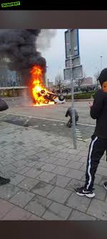 Jun 19, 2021 · wie in belgië door rood rijdt bij een spoorwegovergang, kan een boete verwachten van 320 tot 4000 euro. Dumpert Nl