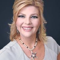 Kendall Strahan's Instagram, Twitter & Facebook