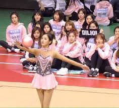 They originally debuted on august 1, 2014, with the single happiness with . Twice Red Velvet Are Best Friends Twice íŠ¸ì™€ì´ìŠ¤ ã…¤ Amino