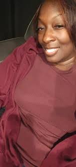 Volunteer with animals at Maui Humane Society