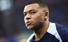 Mon image est écornée» : calomnié sur les réseaux sociaux, l'entraîneur de  Meaux se défend