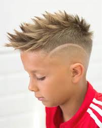 С этой стрижкой, в фильме ярость, появился брет пит. Undercut Jungs 40 Trendige Frisuren Fur Kleinkinder
