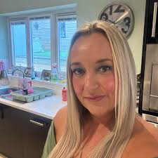 Hiya guys. Does anyone know anywhere that does micro needling please x