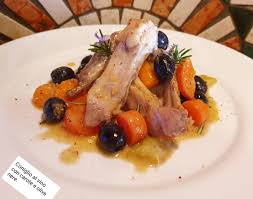 Coniglio con peperoni e olive. Coniglio Al Vino Con Carote E Olive Nere Cucina Con Mirko Runci