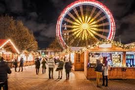 Berliner Weihnachtszeit am Roten Rathaus in Berlin | visitBerlin.de