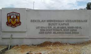 Terletak di jln.setia,bukit kapar(oleh karenanya disebut sekolah bukit kapar). Info Bukit Kapar Sekolah Menengah Kebangsaan Bukit Kapar
