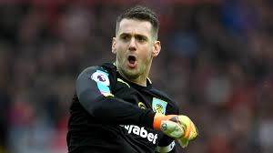 Find out what house the english goalkeeper lives in and have a look at his cars! Aston Villa Sign Goalkeeper Tom Heaton From Burnley