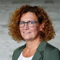 10+ "Daniela Mills" profiles