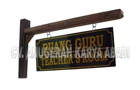 Aku diminta datang ke rumah mbak yani, tetangga kampungku, untuk memperbaiki jaringan listrik rumahnya yang rusak. Nama Ruang Papan Data Cv Anugerah Karya Abadi Semarang