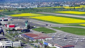 На самой середине эресуннского моста, связывающего швецию с данией, происходит краткое отключение электроэнергии. Lyon Bron Airport