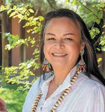 E X P L O R I N G H U M A N I T Y . U N D E R S T A N D I N G O U R W O R L  D .