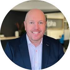 Richard Deering's Instagram, Twitter & Facebook