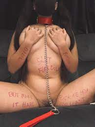 Writing degrading words on my body for Daddy. : rbdsm
