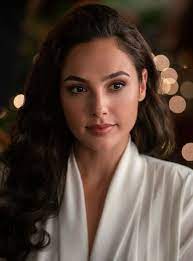 Wonder Woman 3 Is On The Fast Track To Become A Trilogy Gal Gadot Photos Gal Gardot Gal Gadot