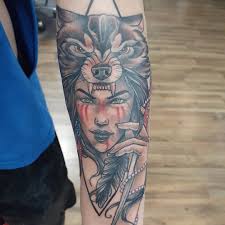 Fun one from today. Thanks for looking! #lunchbox677 #alteredstatetattoo  #boyntonbeach #westpalm #lakeworth #blacklinesmatter #peaktattoocartridges  #palmbeachcounty #wolf #feather #gypsy #eternalink #guyswithtattoos