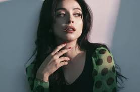 Toca varios instrumentos y sus. Mon Laferte Muestra Nuevo Tatuaje Y Posa En Topless