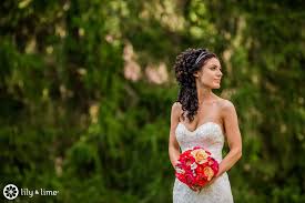 We bring you the best wedding hairstyles to try in 2020! Lily Lime
