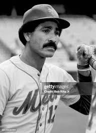 94 New York Mets Felix Millan Photos & High Res Pictures
