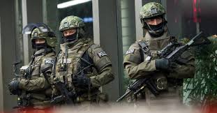 Terrorwarnung Munchen Polizei Gibt Entwarnung Manager Magazin Politik Sondereinsatzkrafte Polizei Silvester In Munchen