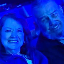 Which one looks better ???