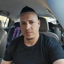 Can the electric fan in the radiator shroud of a 97 Lincoln Town Car with  4.6L engine be removed or deleted to free up space in the engine bay?