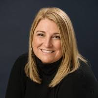 60+ profilů „Nora“