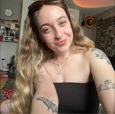 My partner is a new mother, and I want to give her a nice 2-3 hour  relaxation day sometime within the next week. I'm thinking some spa vibes,  maybe get her nails