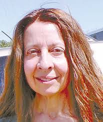 Kari Perrin's Instagram, Twitter & Facebook