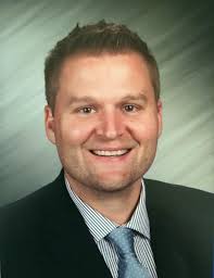 Derek Warren's Instagram, Twitter & Facebook