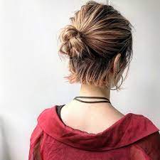 unordentliches brotchen brotchen unordentliches short hair bun short hair styles short hair ponytail