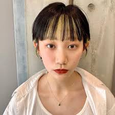 ショート 髪質改善 ヘアカラー 縮毛矯正 on instagram シンプルなスタイルに 少しアクセント効いたカラーは 夏に是非オススメです 前髪はパツッとしたライン出来ることで 抜け感が出て可愛くなります ご予約は お電話 03 3725 hoop earrings