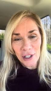 Jeanette Dearman's Instagram, Twitter & Facebook