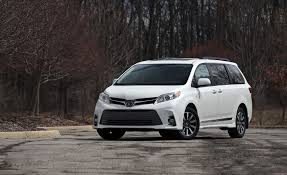 Compare the 2018 kia sedona with 2018 toyota sienna, side by side. 2019 Toyota Sienna Review Pricing And Specs