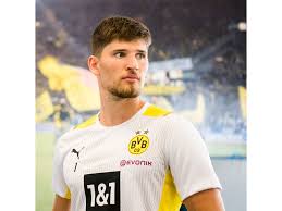 Gregor Kobel