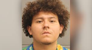 Autoridades realizan el arresto de presunto conductor ebrio identificado  como jay rojas que llevaba un asador encendido en su camioneta al norte de  houston