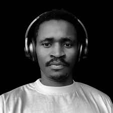 Vybz Kartel with TJ Records after leaving prison 🙌🏾🔥 #VybzKartel #Gaza  #DancehallKing #KingOfDancehall #Kartel #DancehallMusic #Dancehall  #DancehallArtist #DancehallDaily #DancehallReggae #ReggaeDancehall #Freedom