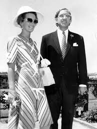 Andrew sharp peacock ac gcl (born 13 february 1939) is a former australian liberal politician. Vn23 Shp8ctakm