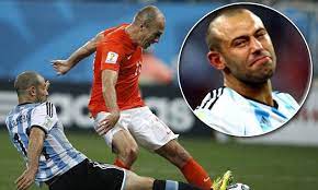 Javier mascherano made an unbelievable last ditch tackle on arjen robben during the final minute of the bravery and dedication shown here is other worldly, and the speedy robben couldn't quite. Javier Mascherano Reveals He Tore His A To Tackle Arjen Robben Soccer Fifa Sports World Cup