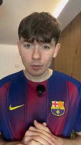 Travis Scott dalej to ma? 🔥 Od jakiegoś czasu ludzie przebąkiwali, że jego  formuła powoli się kończy, a hajp gaśnie, aż tu nagle.... 💥 Collab z F.C.  Barcelona! Całość naszej rozmowy dostępna