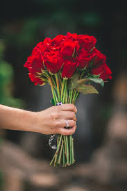 Order & send premium flowers today. A Fresh Valentine S Day Rose Bouquet Is The Perfect Gift To Give Your Special Someone This Year Roses Bouquet Gift Flowers Valentines Flowers