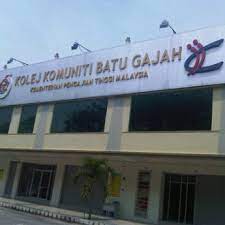 Sincere from batu gajah community college academic support officer let's enter kkbg #sayapilihkkbg 053651966. Dewan Kuliah Kolej Komuniti Batu Gajah College Academic Building
