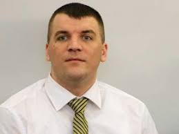 Facing charges of assaulting, threatening sheriff's officers, Gary Hennessey  tells St. John's judge he'll represent himself