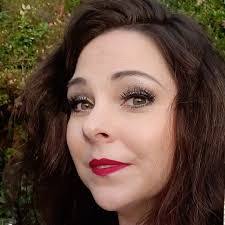 Renee Earnest's Instagram, Twitter & Facebook